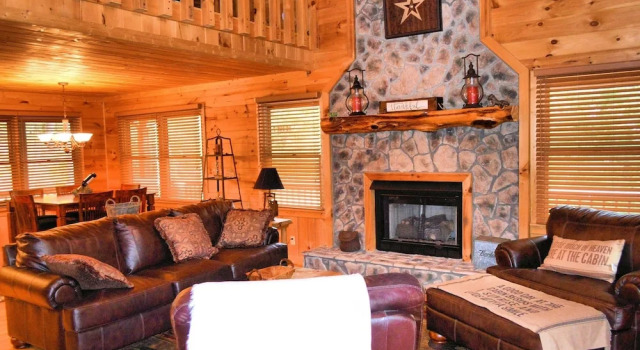 Snuggled Inn - Blue Ridge Ga, Buchen Sie Ferienhaus Dial USA