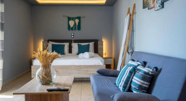 Студия Helens Studios & Apartments
