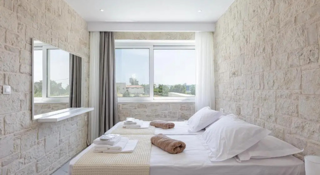Mythos apartments