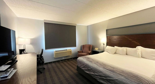 AmericInn by Wyndham Ladysmith, Book Hotel Hoteller i Ladysmith med parkering, Parkering
