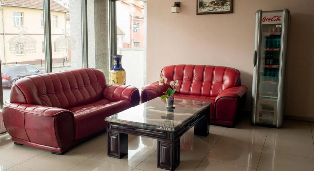 Hotel Regal, Rezerwuj Hotel Hotele w Prahova Valley z parkingiem, Parking