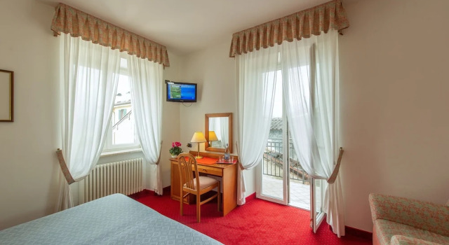 Двухместный номер Deluxe с балконом Hotel Lucia