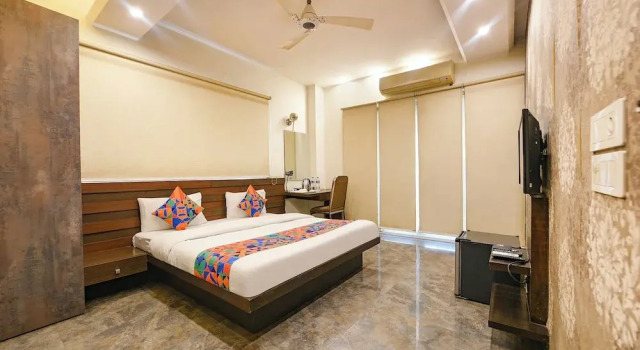 Номер Premium FabHotel Micasa Near Leisure Valley Park - Iffco Chowk