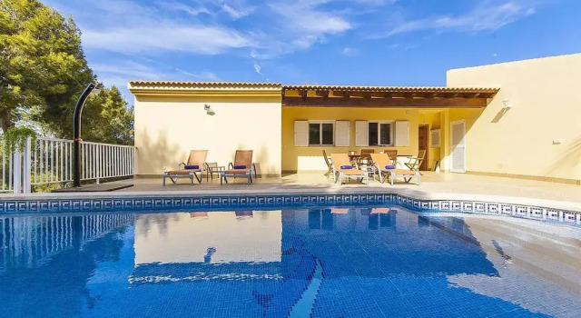 The Villa Located in Cala Vinyes, has a Private Pool, Rezerwuj Willa Santa Ponsa Majorka