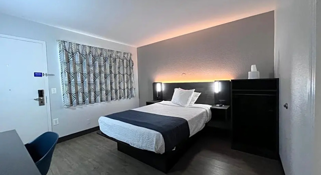 Номер Standard Motel 6-Bakersfield, CA - South