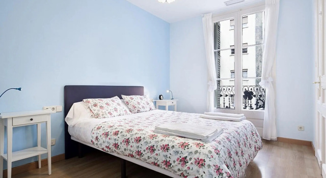Luxury apartment in central Barcelona, Забронировать Апартаменты/квартира Барселона провинция Барселона, рядом с Jove Regina Theatre