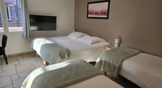 Четырёхместный номер Standard Les Loges du Luberon