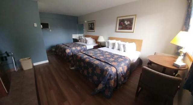 Четырёхместный номер Standard Northlander Motel