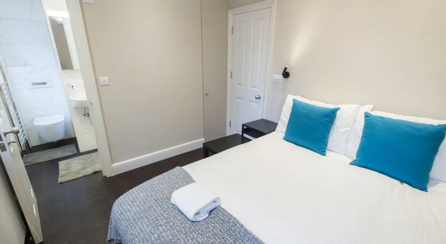 Elegant 2 bed Flat Close to Kensington Gardens!, Забронировать Отель Отели Англии 3 звезды, 3*