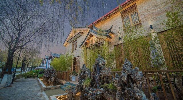 Wo Chan Inn Old Town, Забронировать Отель Отели Лицзян с парковкой, рядом с Zhongyi Market, Парковка