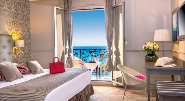 Двухместный номер Standard с балконом и с видом на море Hôtel Le Royal Promenade des Anglais
