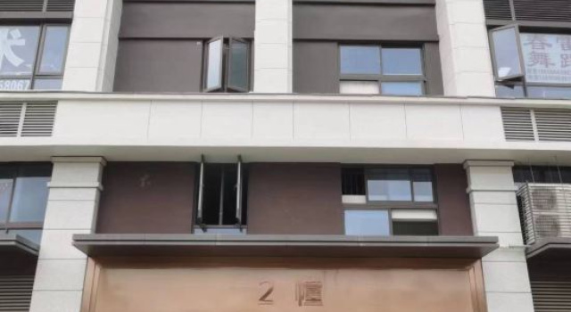 Poetry. Tingjiang Inn, Забронировать Отель Отели Лунъян с парковкой, Парковка