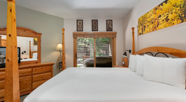 Bristlecone at Deer Valley Resort - Three Bedroom Condo with Hot Tub #201 3 Condo, Varaa Lomakeskus Deer Valley 