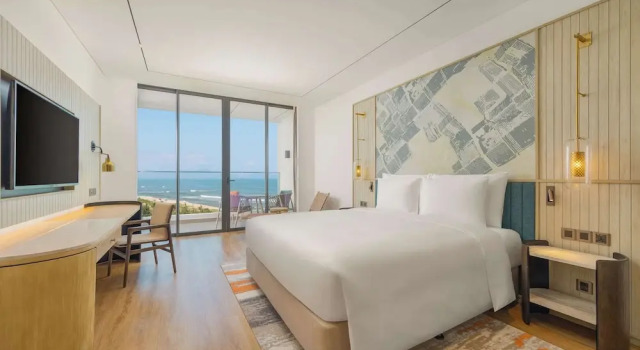 Люкс с 2 комнатами с частичным видом на море Radisson Blu Resort Hoi An