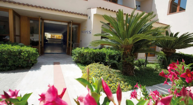 Tropis Hotel