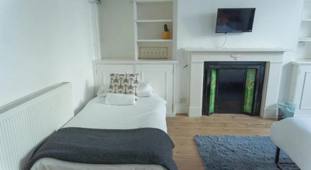 Standaard Driepersoonskamer Upper Rock Rooms