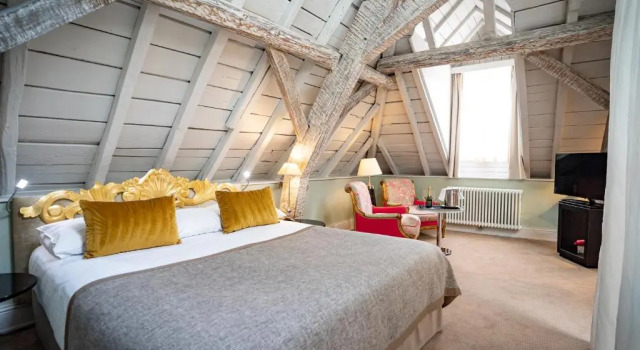 Двухместный номер Executive Hotel Le Place dArmes - Relais & Châteaux