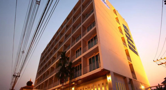 B2 Premier Hotel & Resort