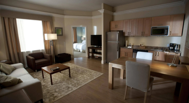 Homewood Suites by Hilton Chicago West Loop Fulton Mkt Area, Rezerwuj Hotel Hotele w Illinois z parkingiem, Parking
