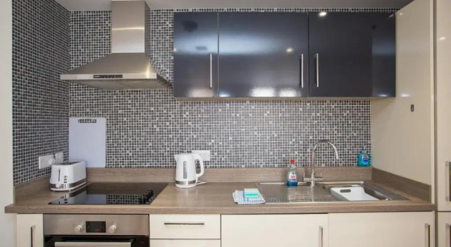 Апартаменты Gorgeous Central Studio with Balcony, 2 mins to Beach and Pier