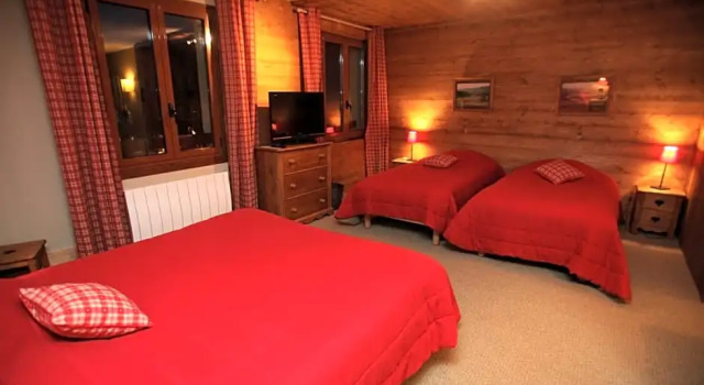Hôtel Restaurant La Ferme, Забронировать Отель Ле-Русс Jura Mountains