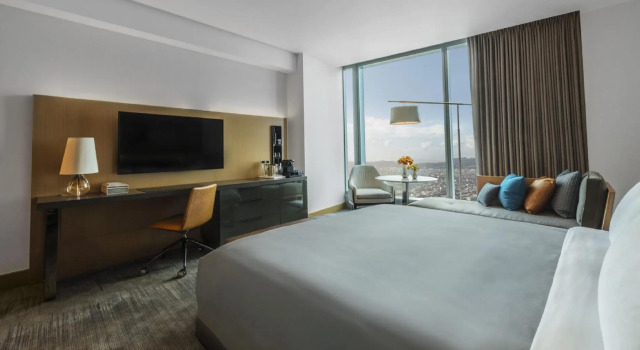 Двухместный номер Premium с видом на город InterContinental - Los Angeles Downtown by IHG