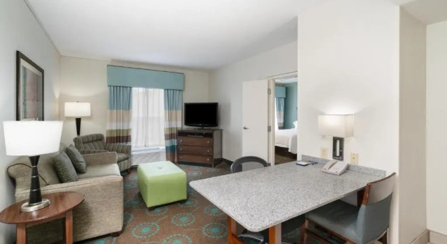 Четырёхместный люкс c 1 комнатой Hampton Inn & Suites Mooresville