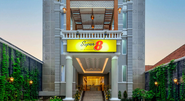 Super 8 By Wyndham Solo Indonesia, Boek Hotel Solo. Central Java