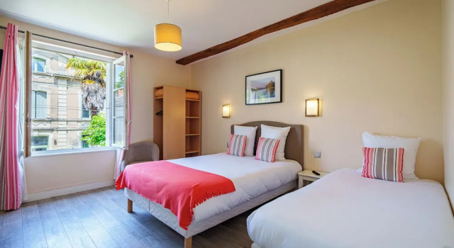 Трёхместный номер Standard Hotel Val De Loire