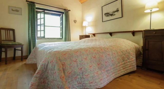 Cottage in Vezere Valley Near Lascaux Caves, Book Feriehus Sommerhuse i Aquitaine, Hytte