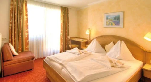 Hotel Salzburger Hof, Забронировать Отель Динтен-ам-Хохкёниг High King Mountain, рядом с Горнолыжный подъемник Бюргльальм