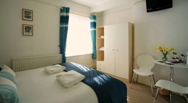 Trentham Guest House, Book Bed and Breakfast Paignton Devon