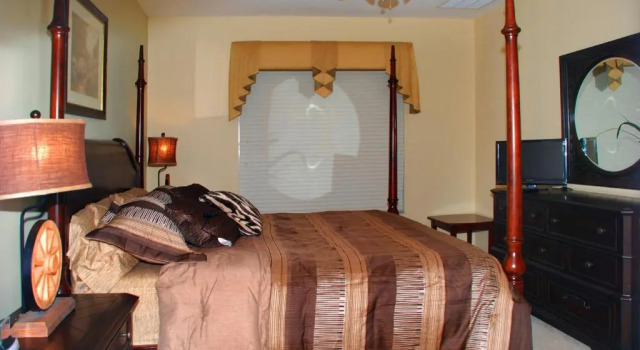 Disney Dreams come true - affordable 7-bdrm house with private pool!, Rezerwuj Hotel Kissimmee Kissimmee