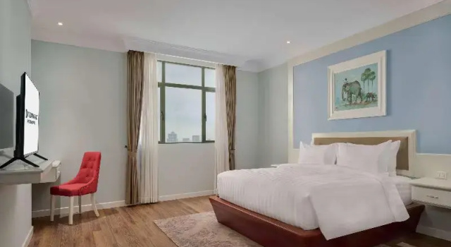 Номер Standard Wyndham Grand Phnom Penh Capital