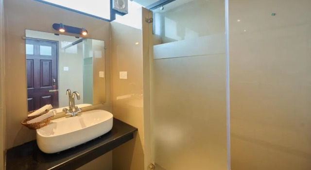 Семейный полулюкс Thekkady Gavi Suites