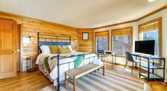 6 Mi to Ski Slopes! Family Tahoe Cabin w/ 3 Decks