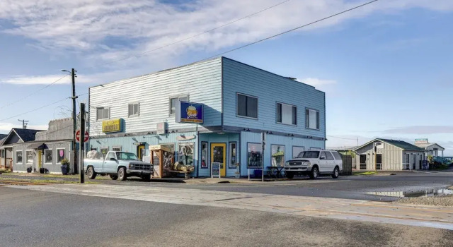 Апартаменты Quaint Rockaway Beach Gem: Walk to Shore!