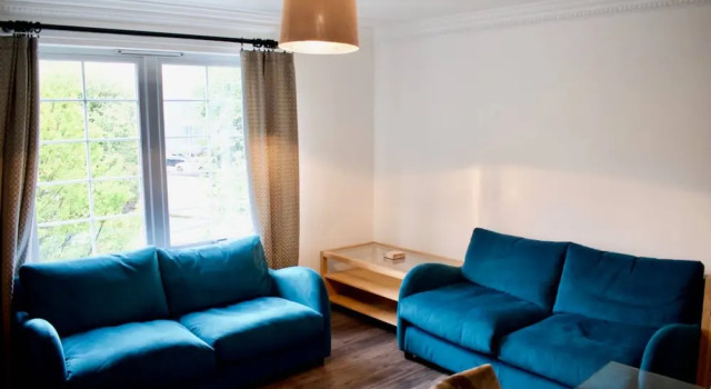 Modern Flat in the Heart of Edinburgh, Забронировать Отель Отели Эдинбурга с бассейном, рядом с St George's West Church, Бассейн