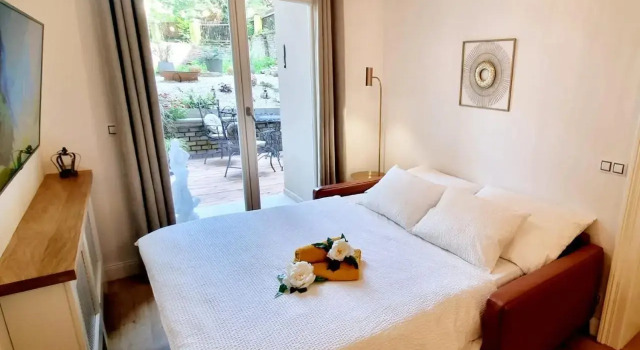 Amazing flat with garden, Vinohrady near center, Забронировать Отель Прага Чехия, рядом с Сады Врхлицкого