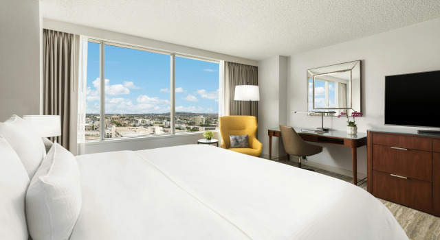The Westin Long Beach, Забронировать Отель Бизнес-отели Лонг-Бич, рядом с Торгово-развлекательный центр "ПАЙК в Рэйнбоу-Харбор", 4* 5*