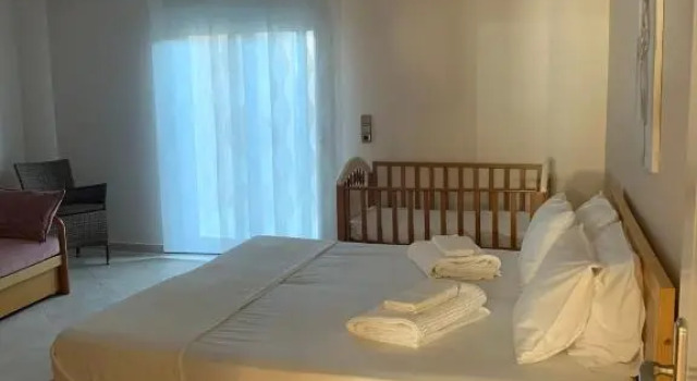 Studio Sofia, Book Hotel Petralona 