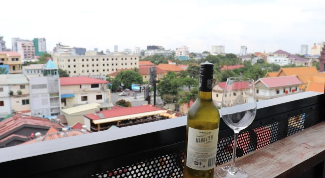 Run of House CHECK inn Phnom Penh BKK1