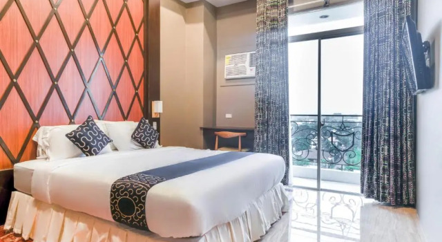 Люкс с 2 комнатами Capital O 460 World Palace Hotel