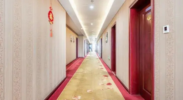 Karamay Jiuyue Longhua Grand Hotel, Book Hotel Hotels in Xinjiang with Parking, Parking