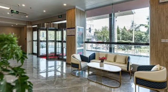 Yantai Shenlan Business Travel Hotel