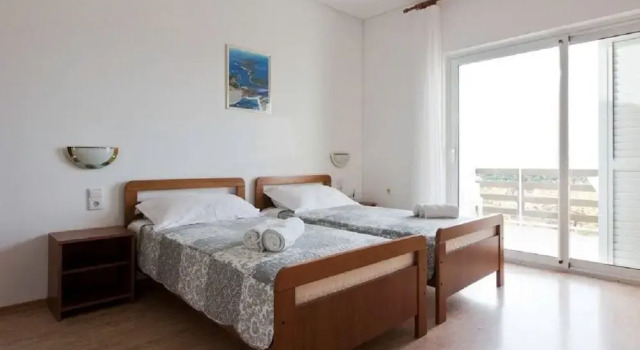 Apartments and Rooms Mirja
