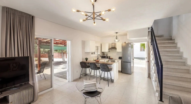 Коттедж Larnaca Seaside Villa Marina 44