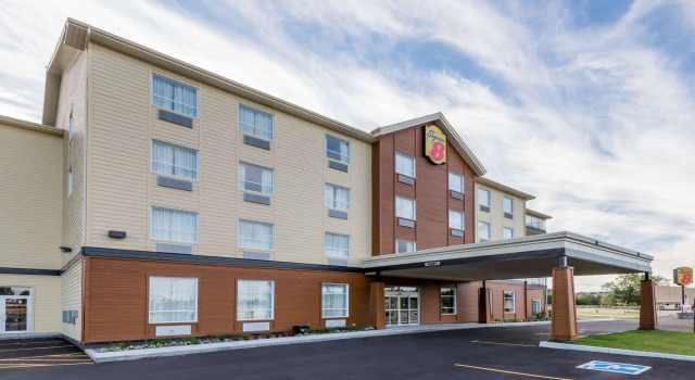 Super 8 by Wyndham Mont Laurier, Boek Hotel Mont-Laurier Le P'tit Train du Nord