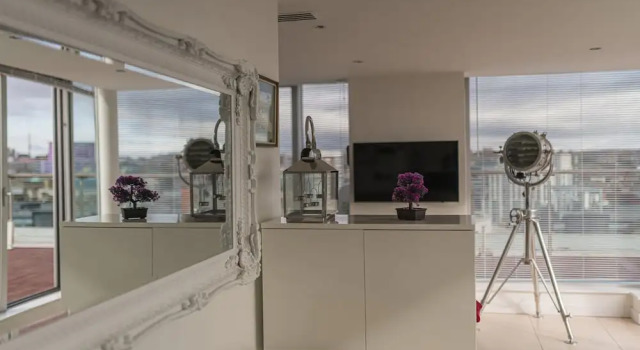 2 Bedroom Penthouse with Parking, Varaa Huoneisto Asunnot kohteessa Merseyside, Huoneisto
