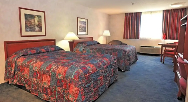 Четырёхместный люкс Shilo Inn Klamath Falls